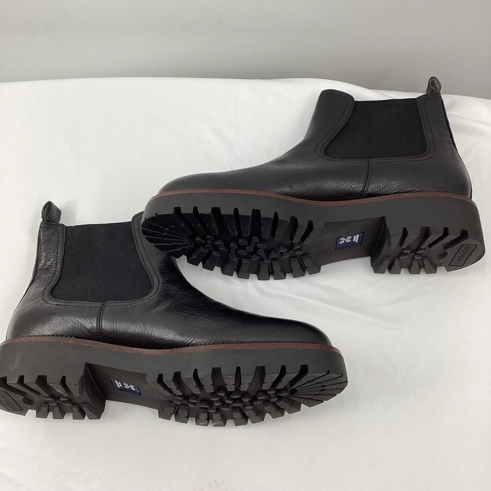 Caslon Miller Chelsea Water Resistant Black Leather Ankle Boots